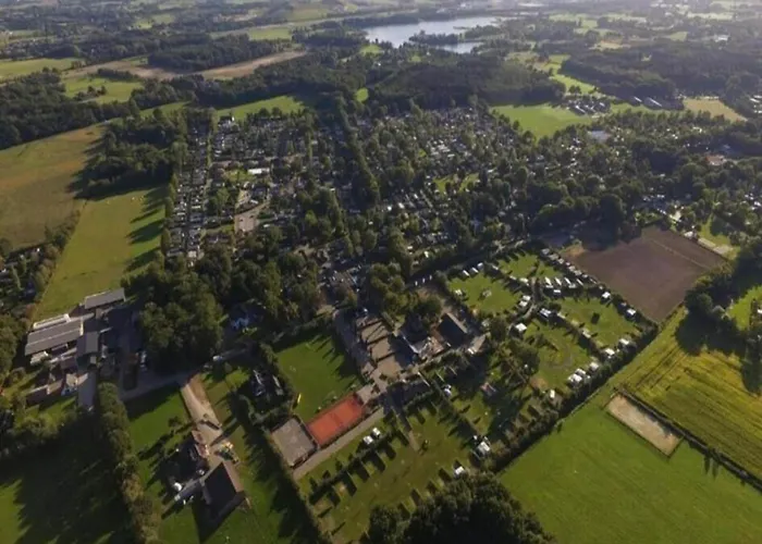 In Veluwe Surrounded By Nature Feriehus *